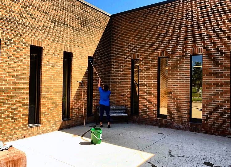 Exterior windows, commercial building.